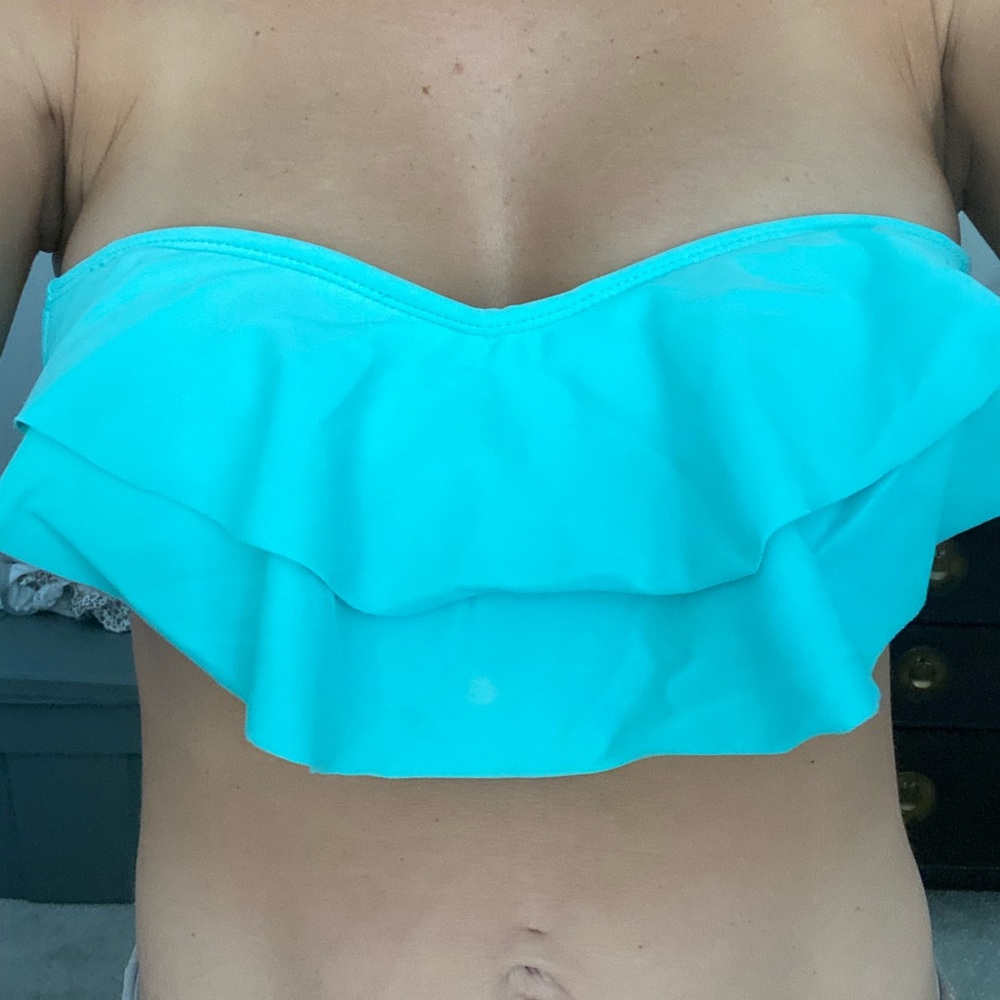 Ruffle swim top